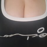 Bruneta mignona deosebita